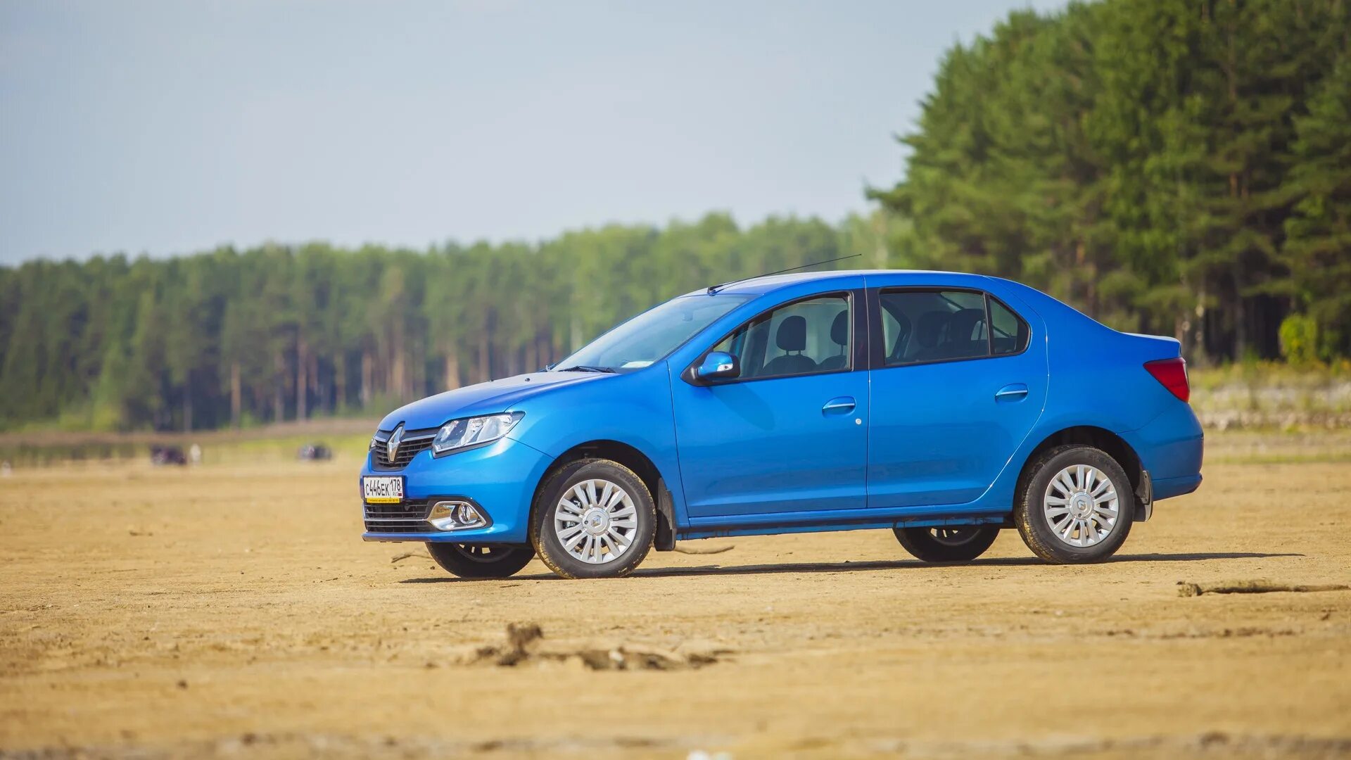 Рено логан 2 синий фото Renault Logan (2G) 1.6 бензиновый 2014 Лазурно-синий на DRIVE2