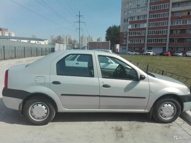 Купить б/у Renault Logan I 1.4 MT (75 л.с.) бензин механика в Москве: синий Рено