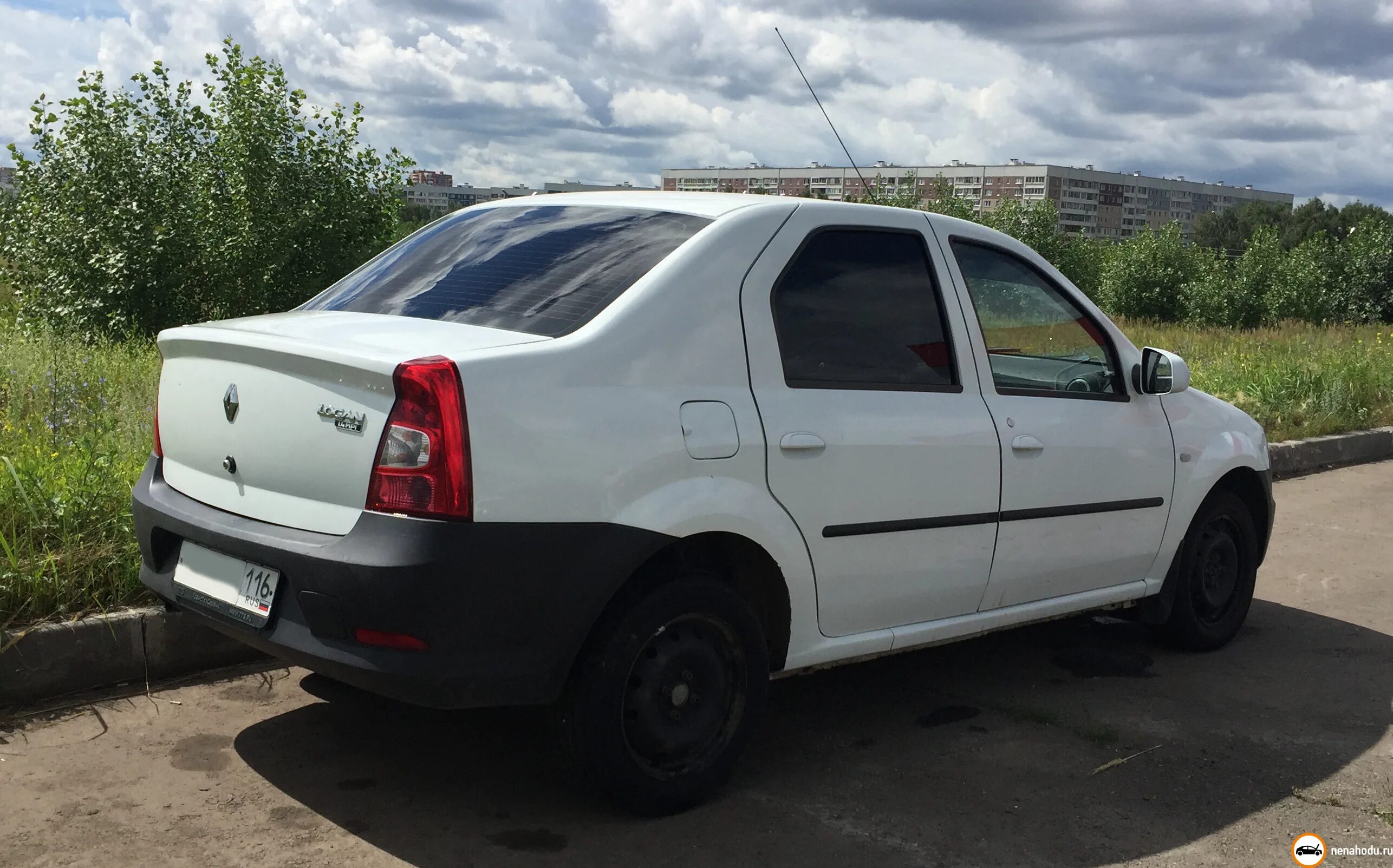 Рено логан 2013 фото Битый автомобиль Renault Logan (2013) в Набережных Челнах