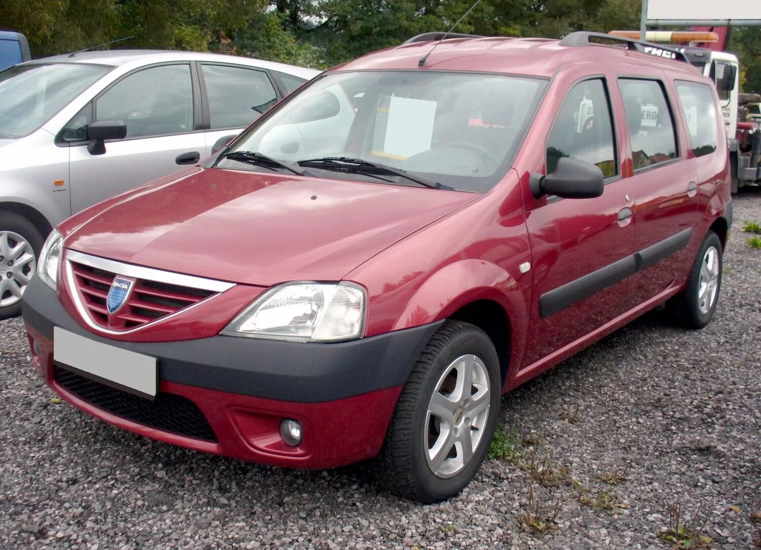 Рено логан дача фото File:Dacia Logan MCV Lauréate 1.6 16V Flammenrot.JPG - Wikipedia