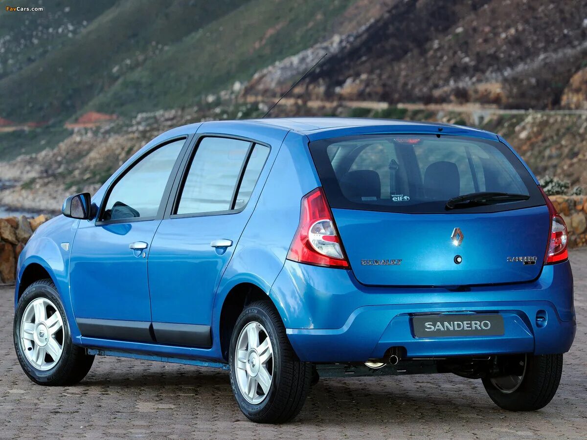 Рено логан хэтчбек фото Купить б/у Renault Sandero I 1.4 MT (75 л.с.) бензин механика в Москве: синий Ре