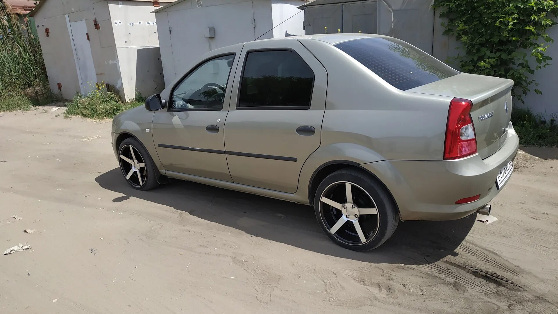 Рено логан красивые фото Renault Logan (1G) 1.6 бензиновый 2012 1.6 16 клапанный двиган на DRIVE2