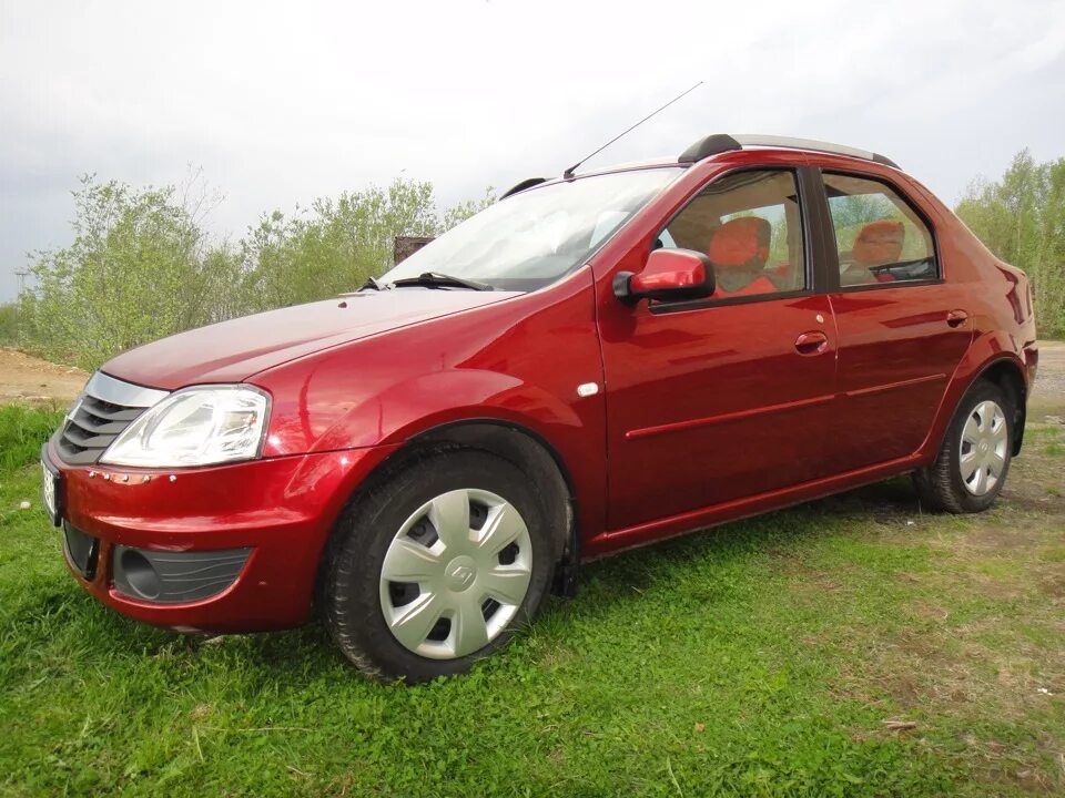 Рено логан красная фото Отчёт о бронеплёнке и немного индивидуальности.:-) - Renault Logan (1G), 1,6 л, 