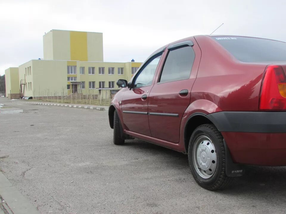 Рено логан красная фото Немного фоток(3) - Renault Logan (1G), 1,6 л, 2008 года фотография DRIVE2