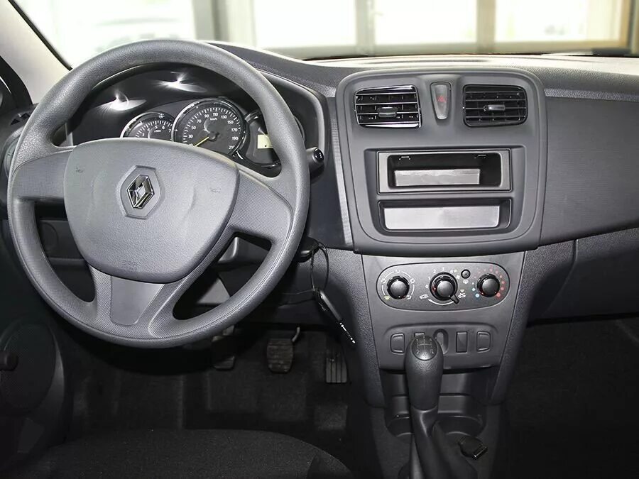 Рено логан механика фото Купить новый Renault Logan II 1.6 MT (82 л.с.) бензин механика в Москве: белый Р