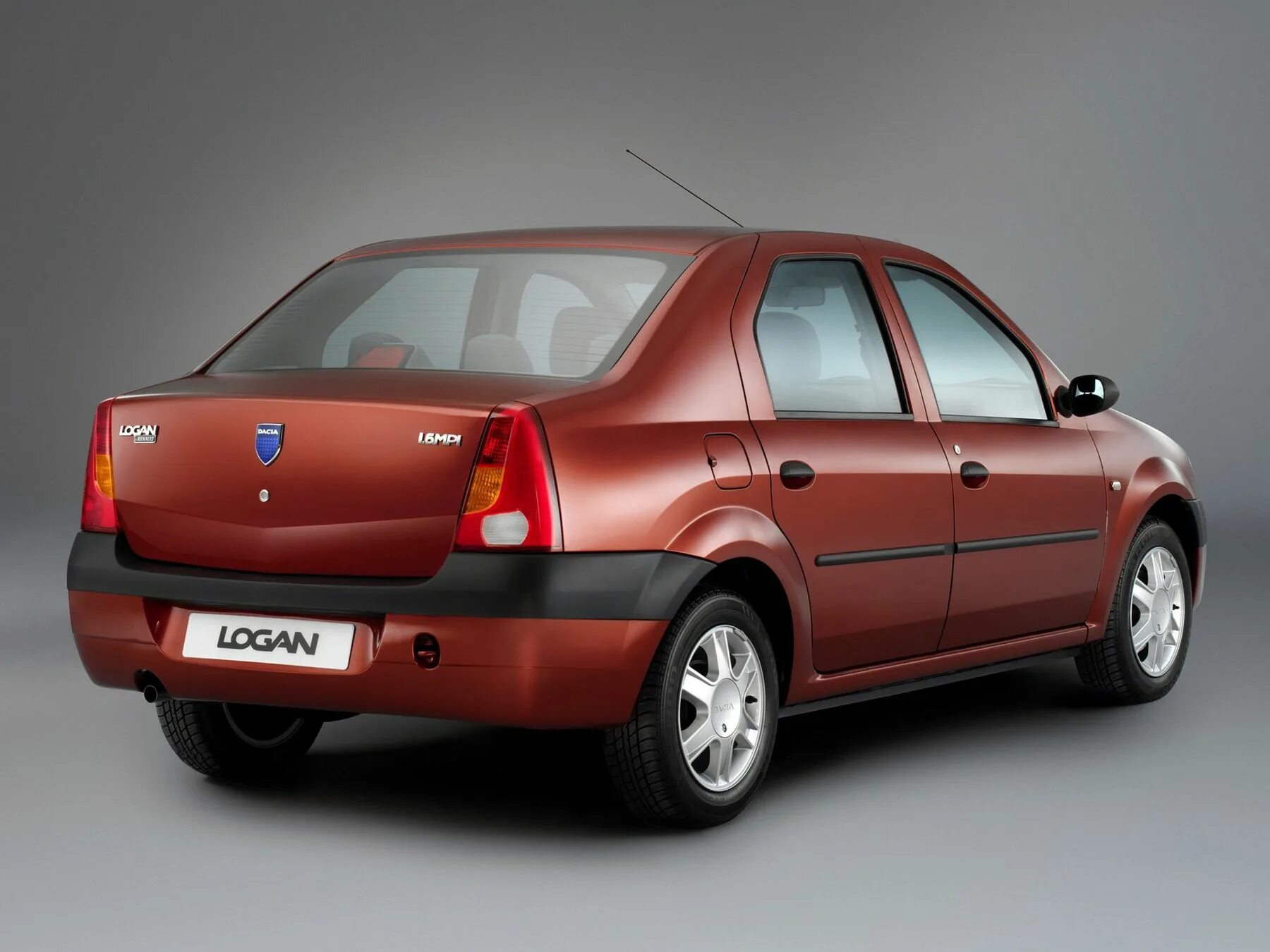 Рено логан первого поколения фото Dacia Logan 2004 year of release, 1 generation, sedan - Trim versions and modifi