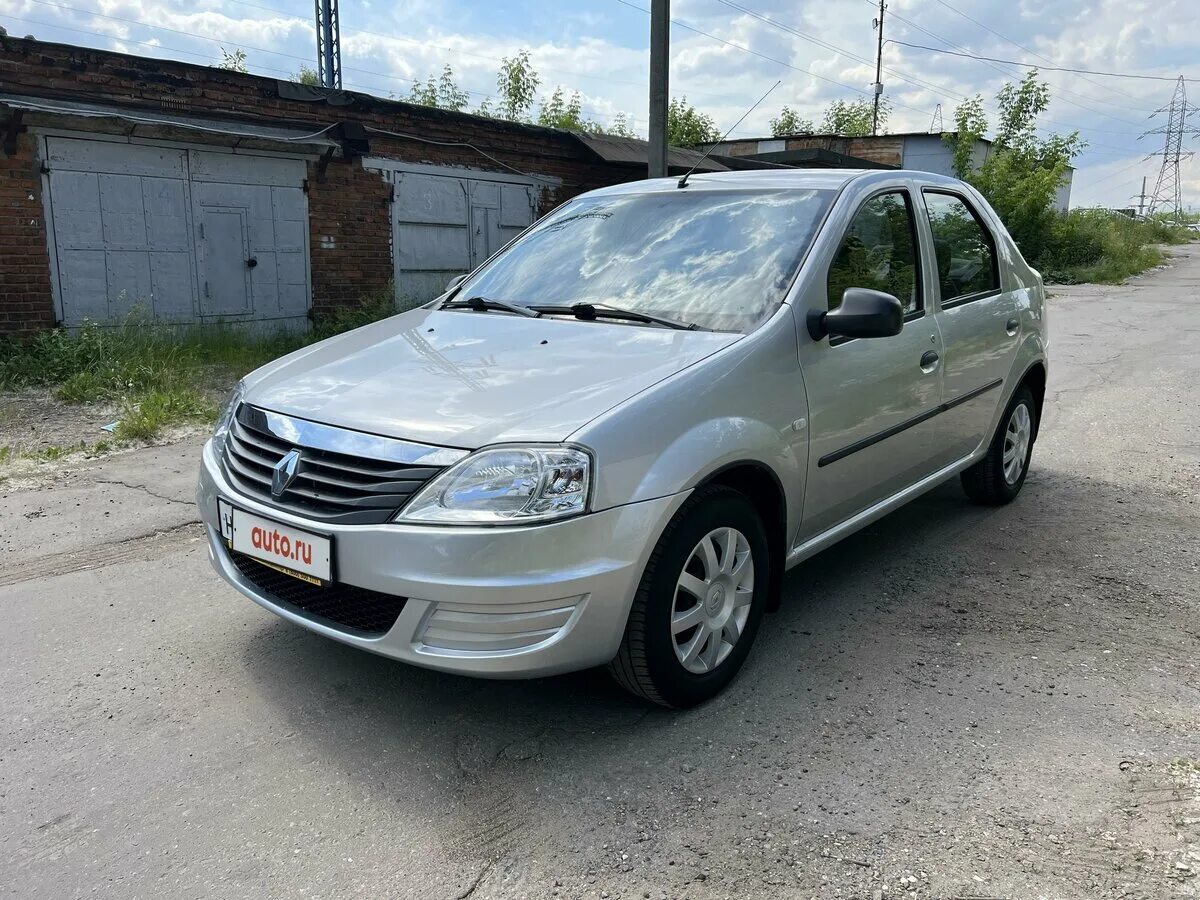 Рено логан серебристый фото Купить б/у Renault Logan I Рестайлинг 1.4 MT (75 л.с.) бензин механика в Москве: