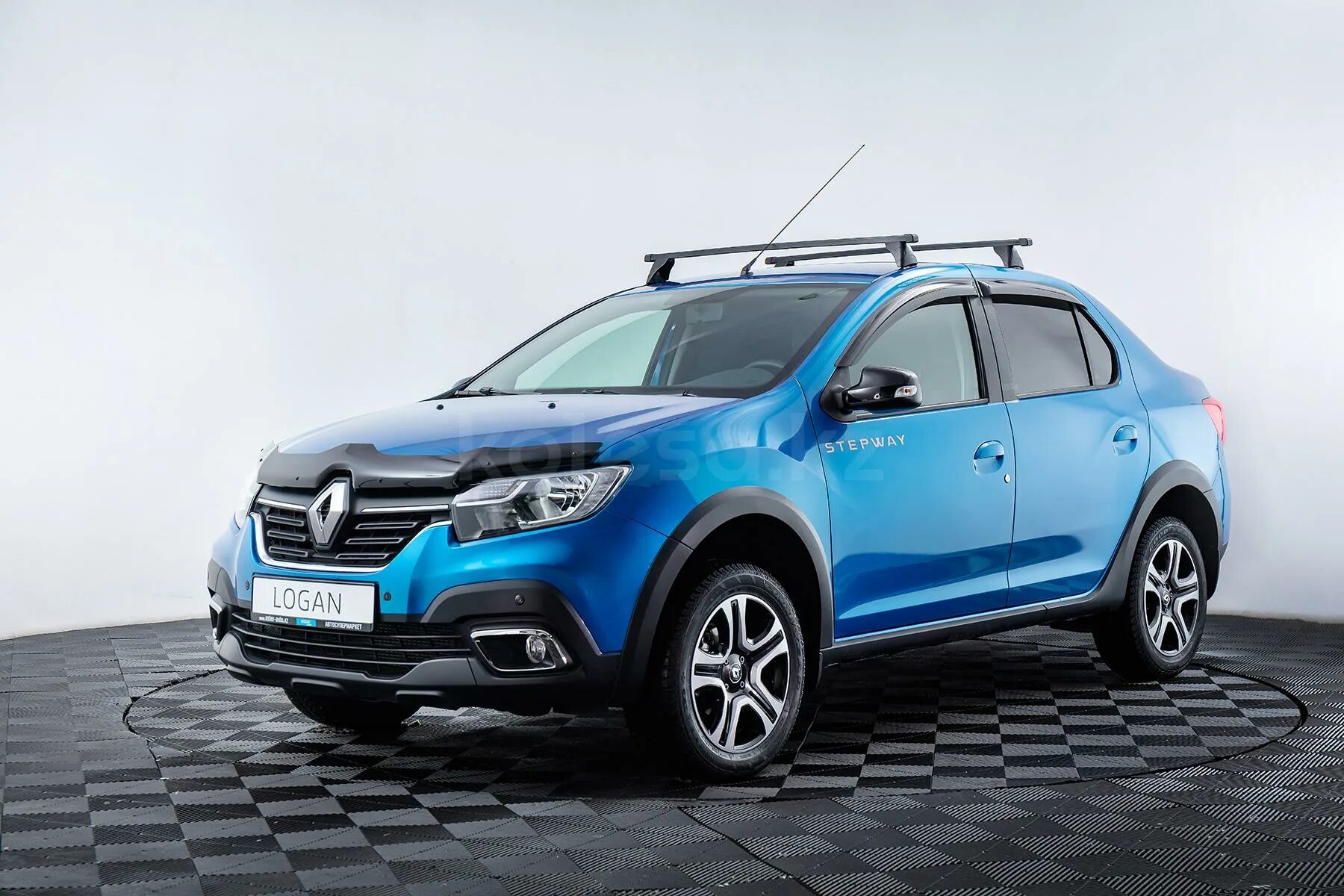 Renault Logan Stepway 1.6 бензиновый 2019 Степан Шнобель на DRIVE2