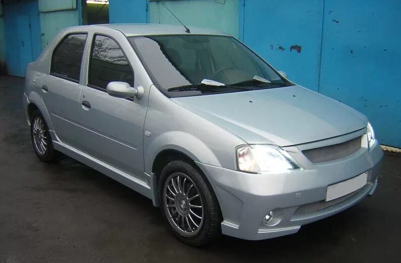 Рено логан тюнинг обвес 1 поколения Обвес "Street" - Renault Logan (1G), 1,6 л, 2004 года тюнинг DRIVE2