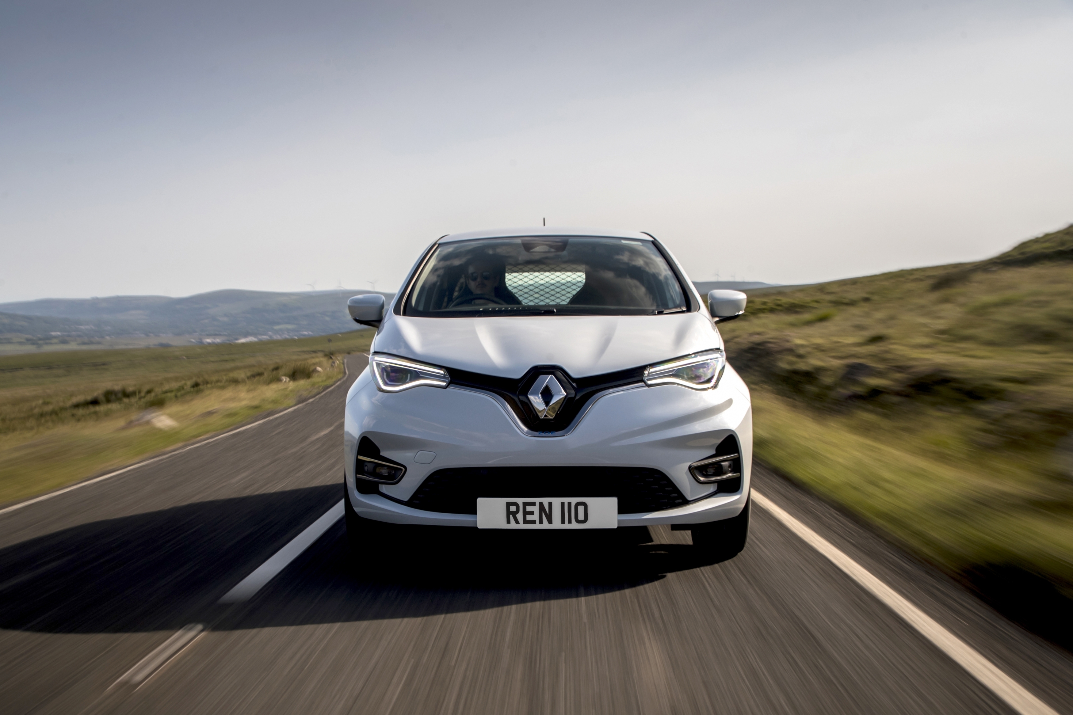 Рено машина фото новые модели First Drive: The Renault Zoe is an interesting alternative to other electric van