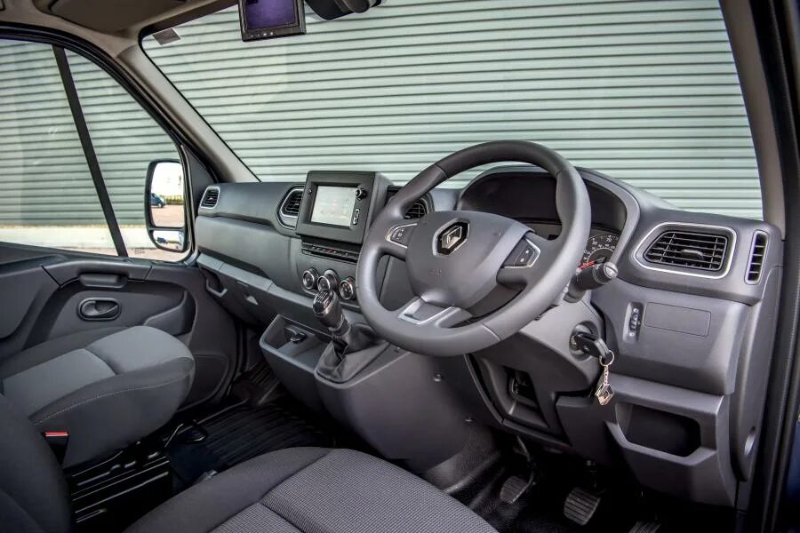 Рено мастер фото салона Интерьер Renault Master L3H2 Van 2019 года выпуска для рынка Великобритании и Ир