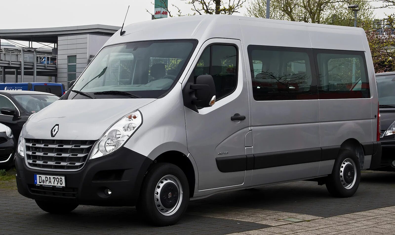 Рено мастер пассажирский фото Файл:Renault Master Combi dCi 125 (III) - Frontansicht, 5. April 2014, Düsseldor