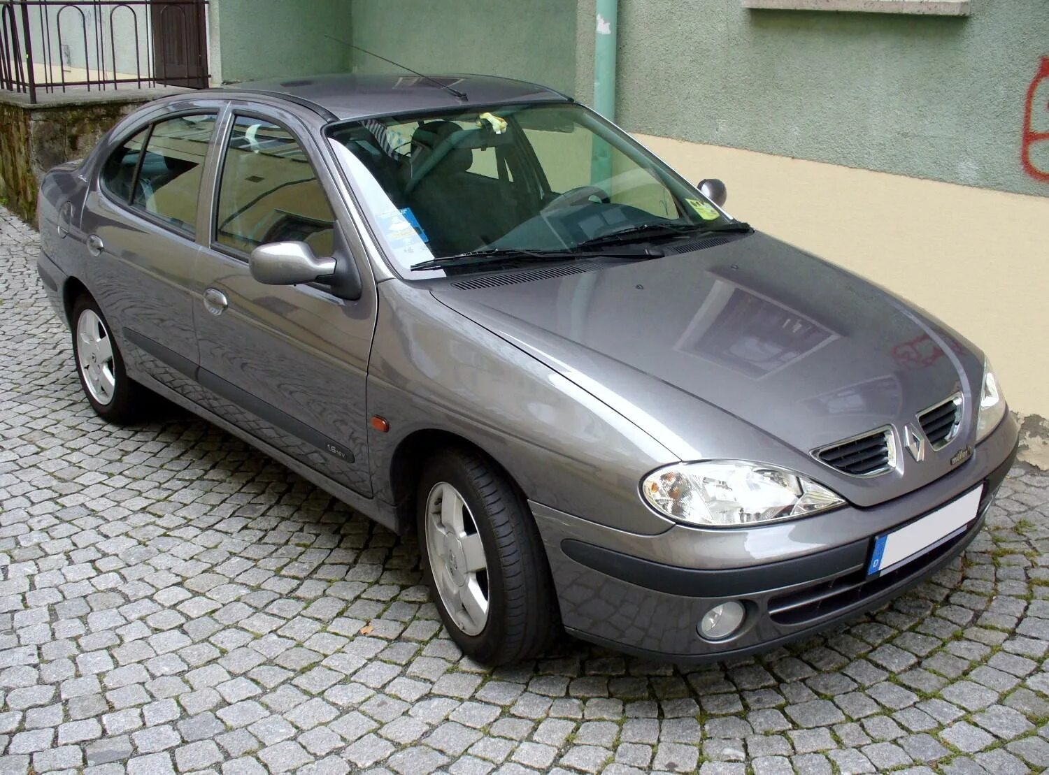 Рено меган 1 фото RENAULT MEGANE I Classic (LA0/1)