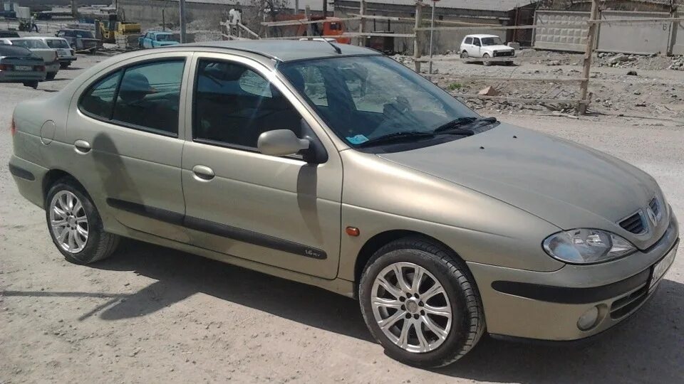 Рено меган 1 фото Renault Megane I 1.6 бензиновый 2003 МЕГАн 1.6 АКПП на DRIVE2