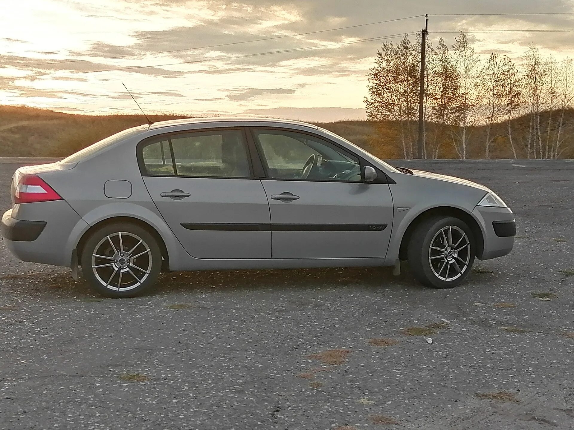 Рено меган 2 на 17 дисках фото Колеса r17 - Renault Megane II, 1,6 л, 2005 года колёсные диски DRIVE2