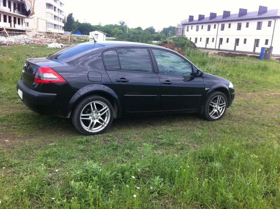 Рено меган 2 на 17 дисках фото Фото Меган - Renault Megane II, 1,6 л, 2008 года фотография DRIVE2