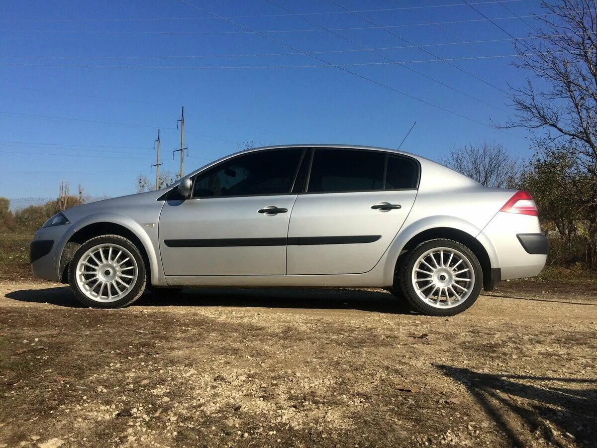 Рено меган 2 на 17 дисках фото Купить б/у Renault Megane II Рестайлинг 1.6 MT (115 л.с.) бензин механика в Сыкт