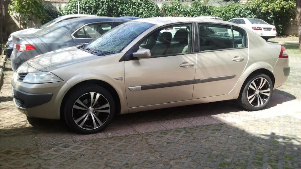 Рено меган 2 на 17 дисках фото Renault Megane II 1.6 бензиновый 2008 на DRIVE2