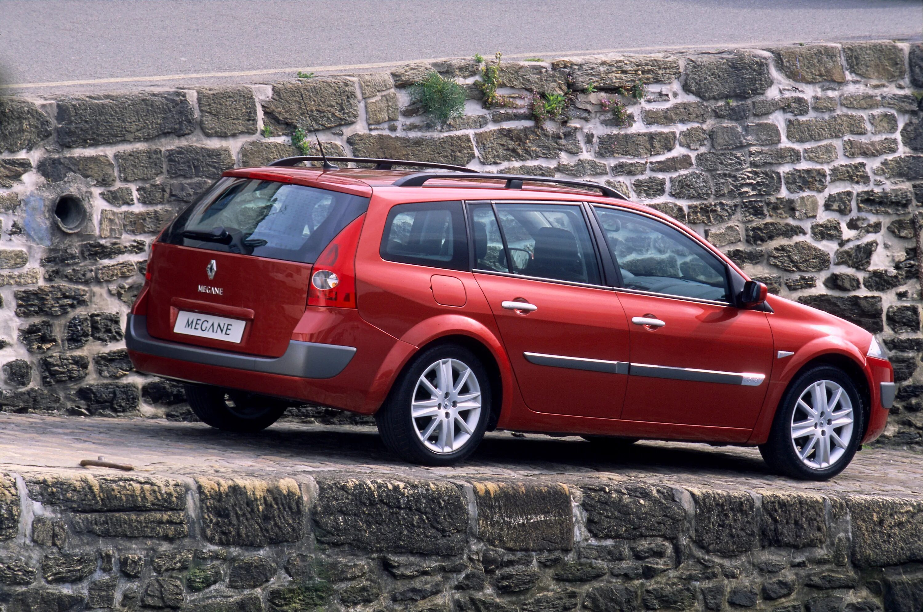 Рено меган 2 универсал фото Renault Megane 2 поколение (2002 - 2006) Универсал - технические характеристики 