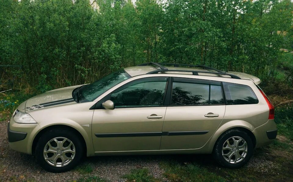 Рено меган 2 универсал фото Дачная фотосессия после мойки Мегана - Renault Megane II, 1,5 л, 2008 года прост