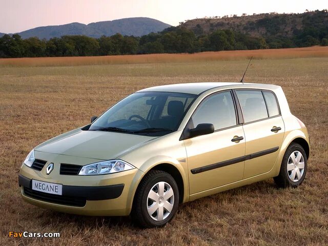 Рено меган 2003 года фото Renault Megane 5-door ZA-spec 2003–06 photos (640x480)