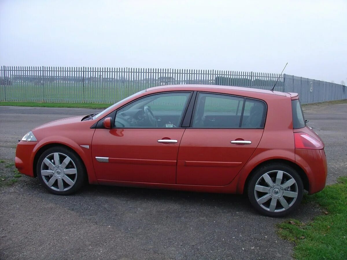 Рено меган 2006 фото Купить б/у Renault Megane II 1.6 AT (115 л.с.) бензин автомат в Челябинске: крас