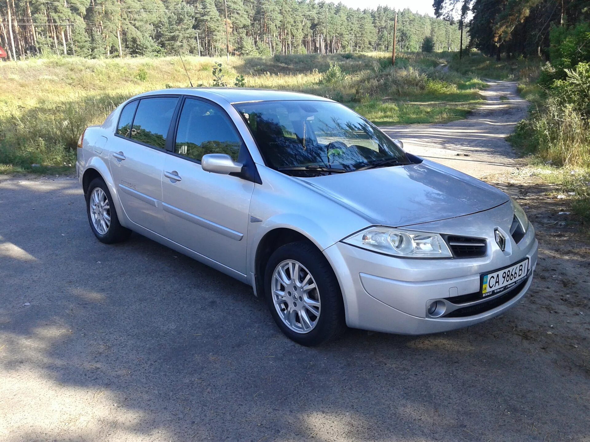 Рено меган 2008 фото Перекрас брызговыков в серебро - Renault Megane II, 1,6 л, 2008 года тюнинг DRIV