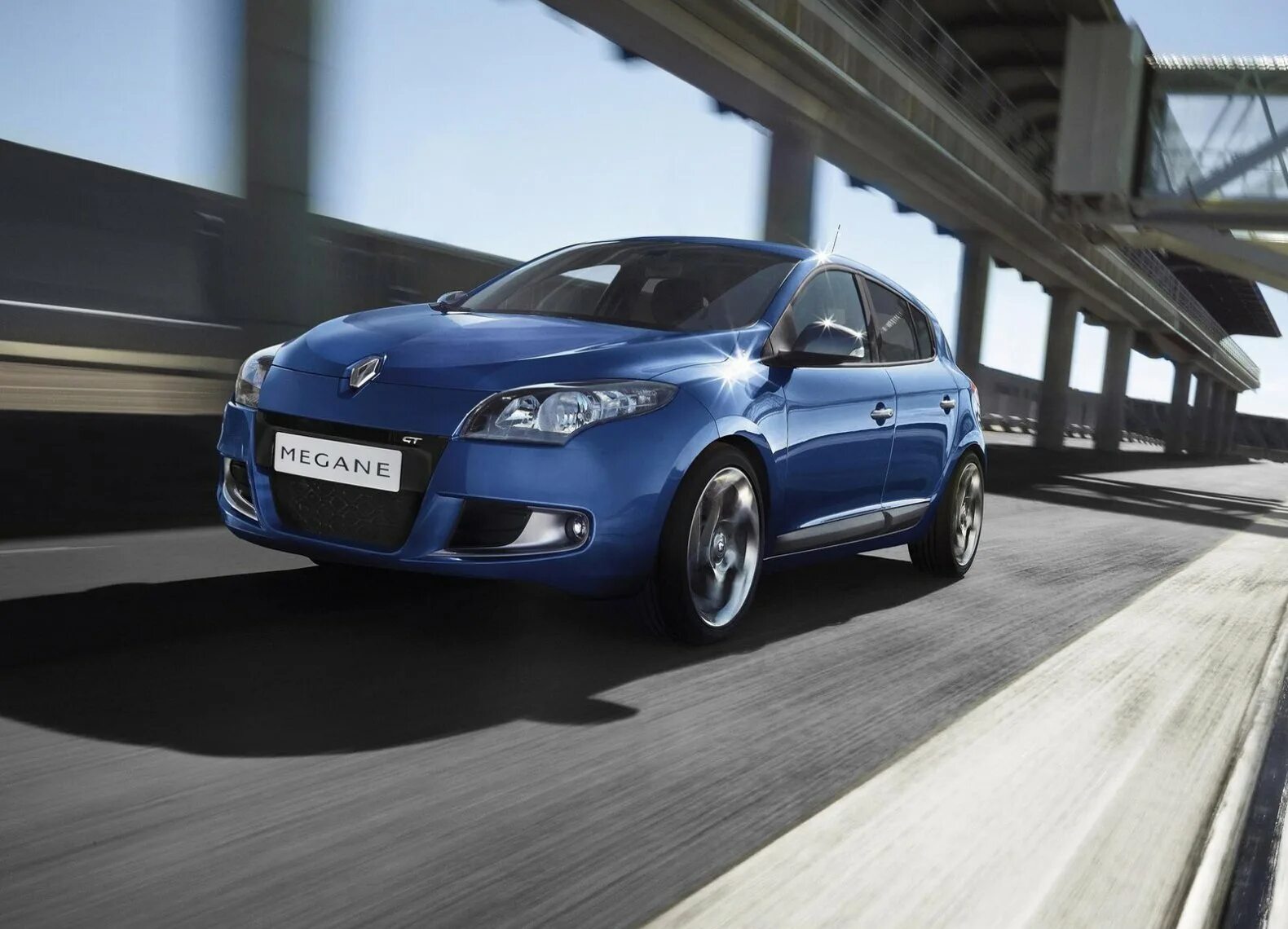 Опубліковано перше зображення нового Renault Megane E-Tech. Рекламні тизери нови