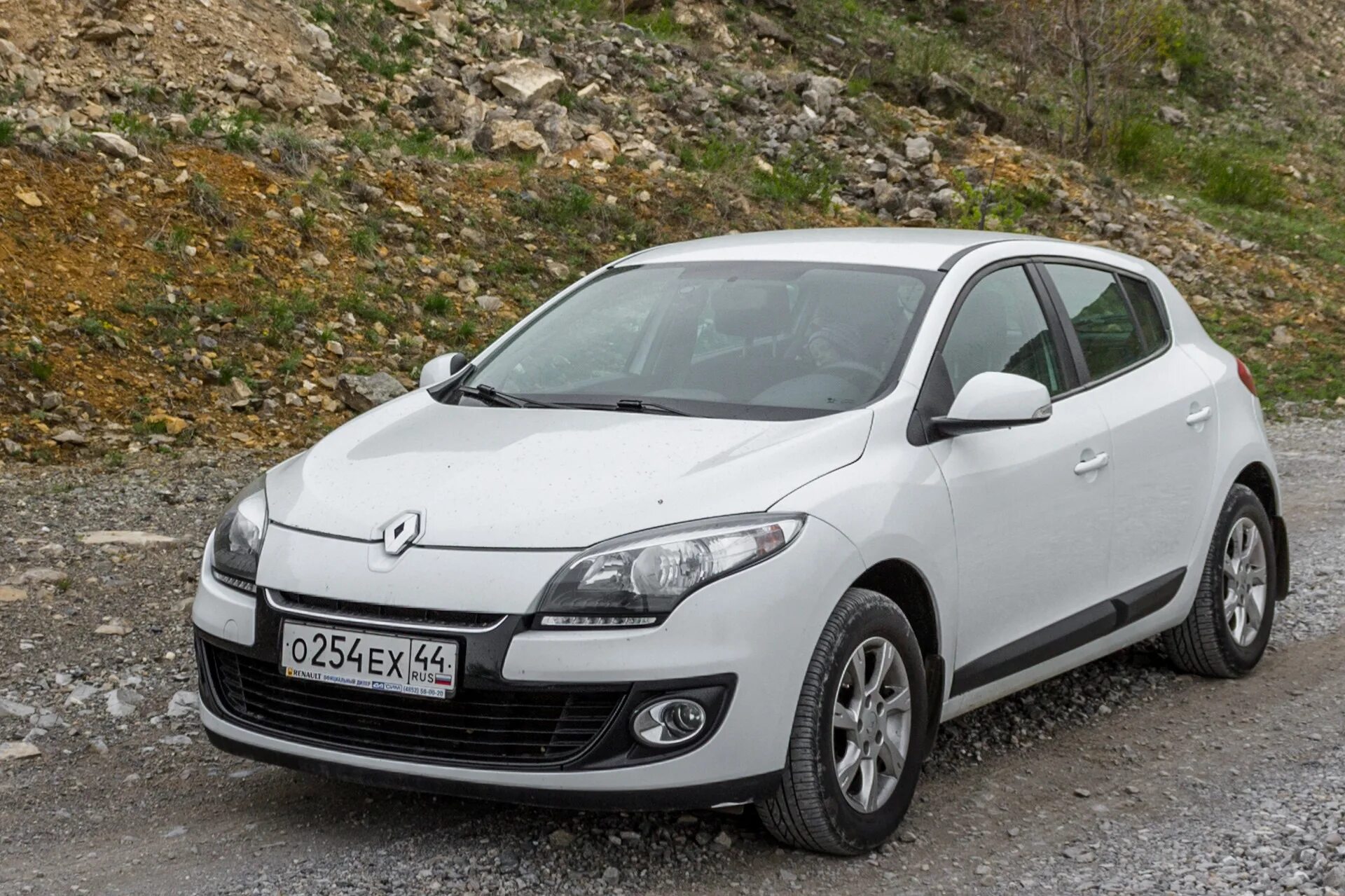 Рено меган 3 фото Стоит ли покупать Megane 3 / Fluence - Renault Megane III, 1,6 л, 2013 года поку