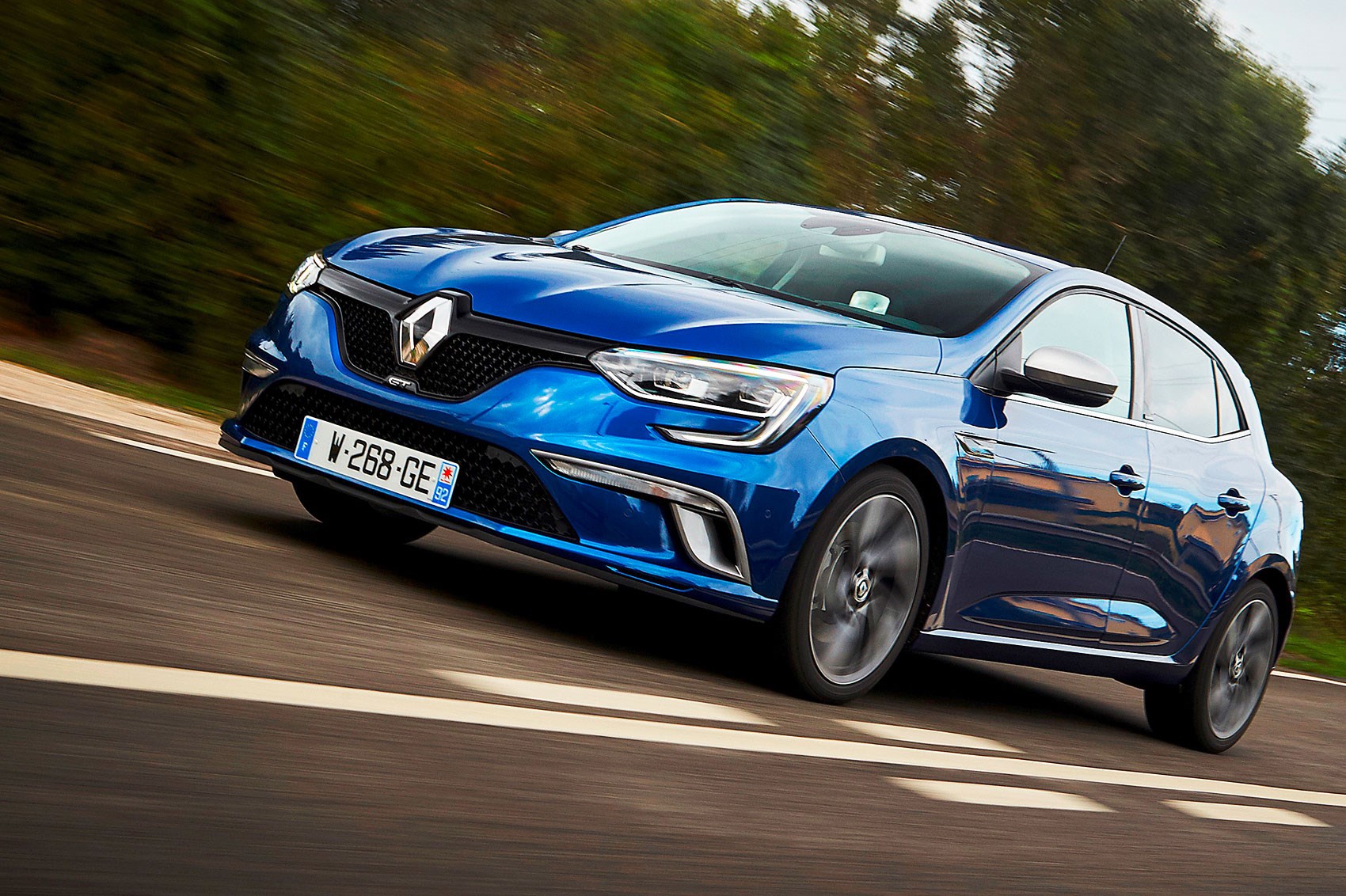 Рено меган 4 фото Renault Megane GT (2016) review - Renaultsport junior? CAR Magazine