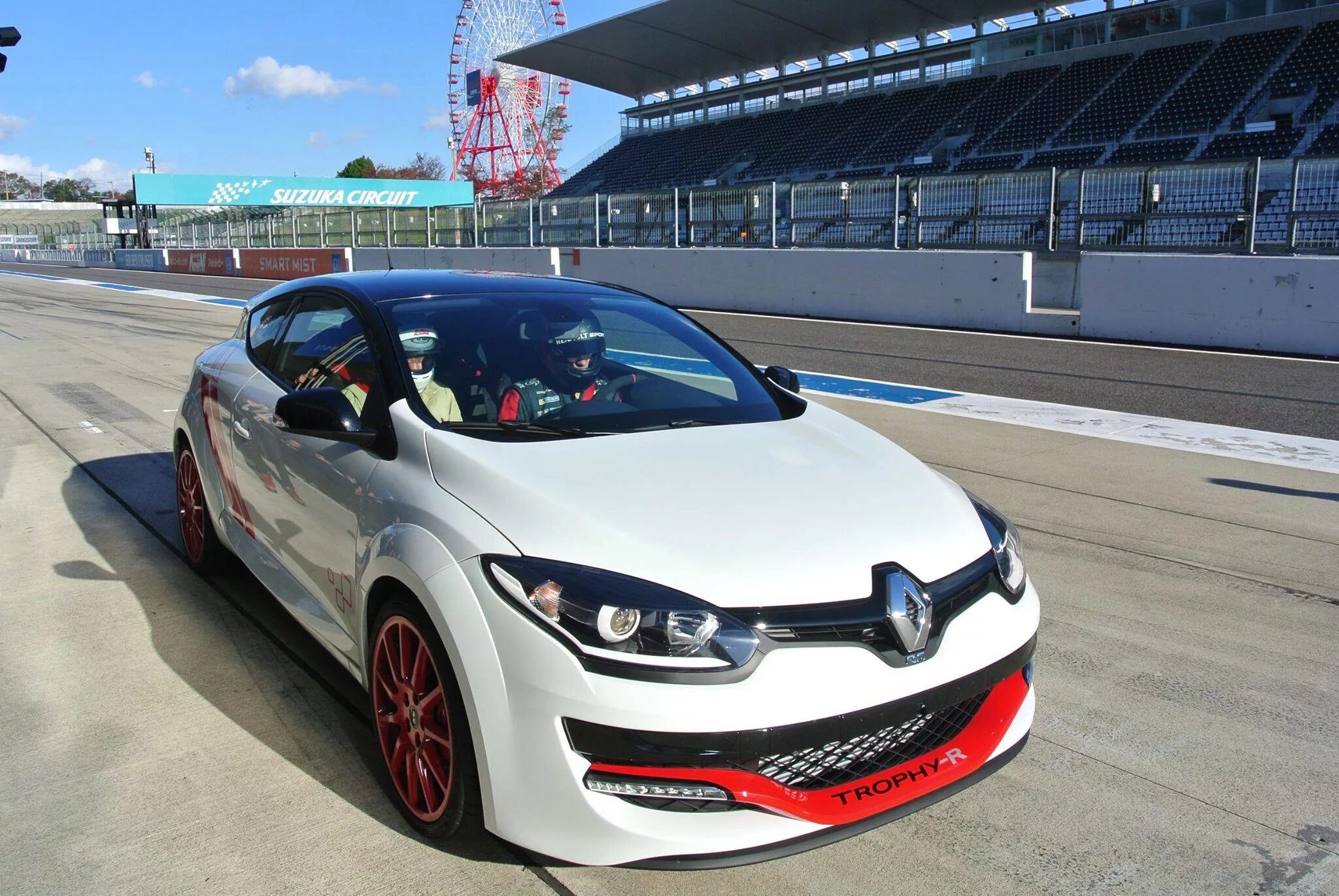 Рено меган 4 тюнинг La Renault Mégane R.S Trophy-R explose le record de Suzuka