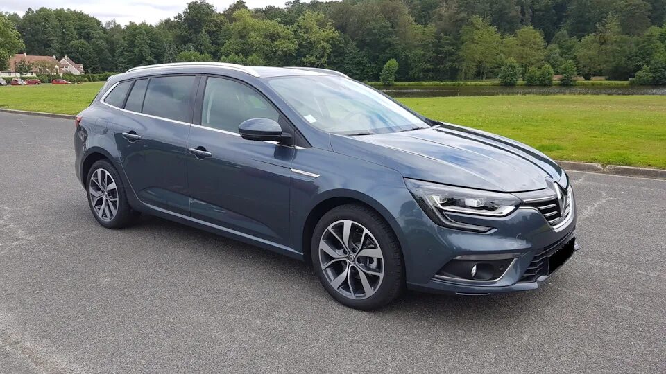 Рено меган 4 универсал фото Renault Megane IV 1.6 дизельный 2016 на DRIVE2