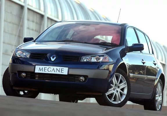 Рено меган 5 фото Renault Megane 5-door ZA-spec 2003–06 photos