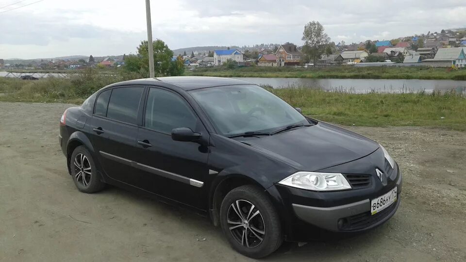 Рено меган черная фото Renault Megane II 1.6 бензиновый 2006 Черный металлик, 1.6 на DRIVE2