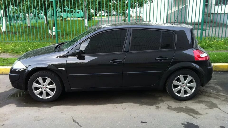 Рено меган черная фото Renault Megane II 1.6 бензиновый 2007 Black Bub на DRIVE2