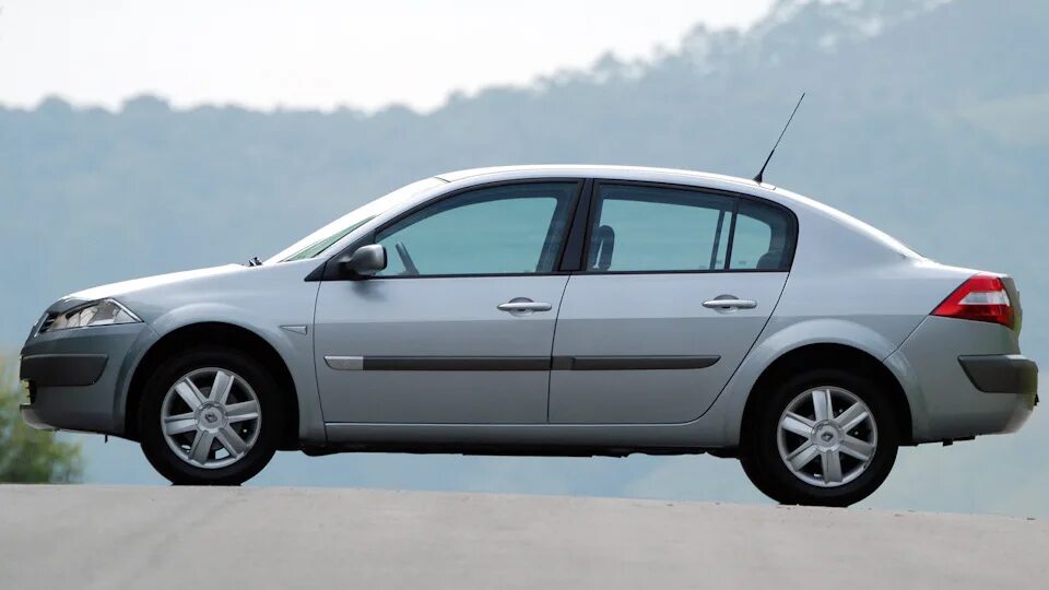 Рено меган фото седан Renault Megane II 2.0 бензиновый 2006 на DRIVE2