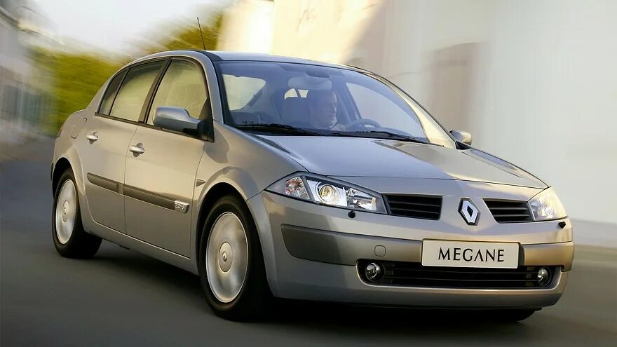 Рено меган фото седан Renault Megane II с пробегом: оцинковка, которая не спасает, и коварный подрамни