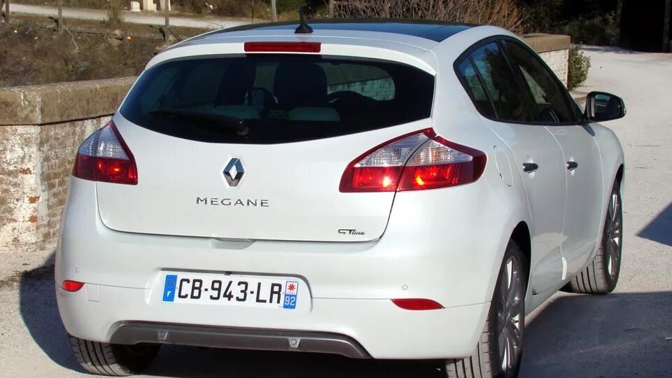 Рено меган фото сзади Бортжурнал Renault Megane 1,5 DCI