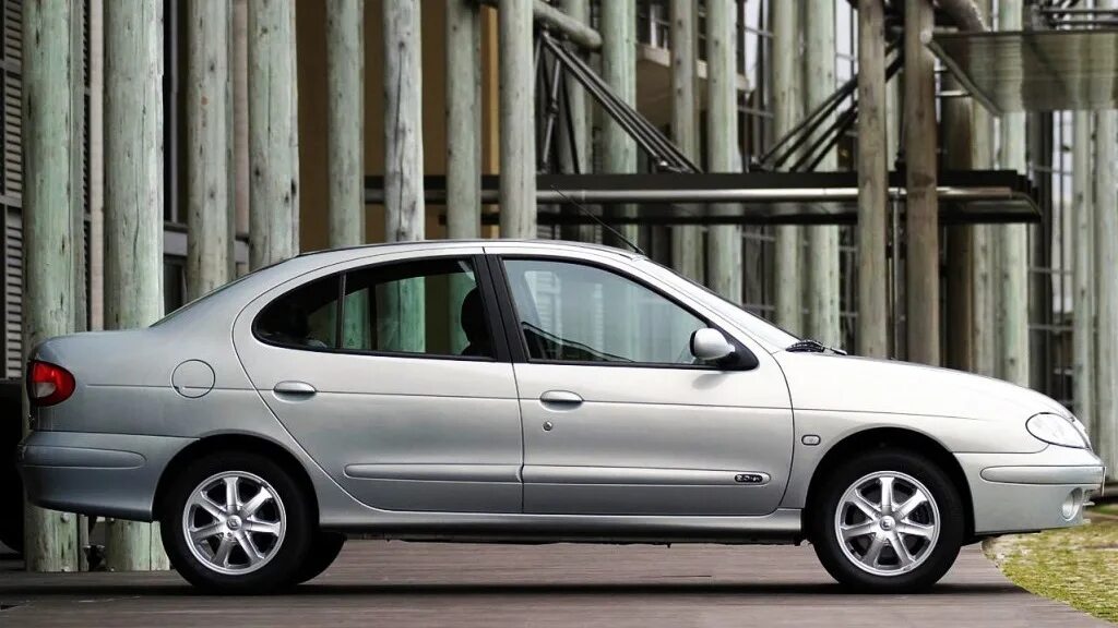 Рено меган классик фото Renault Megane I 1.6 бензиновый 2001 на DRIVE2