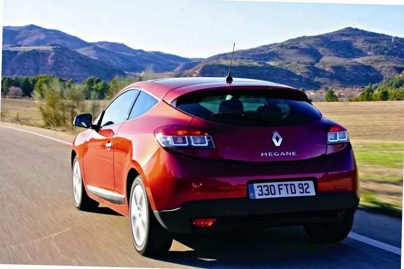 Рено меган купе фото Изображения Renault Megane Coupe: Элегантность и мощь Спорт и спортсмены orion-t