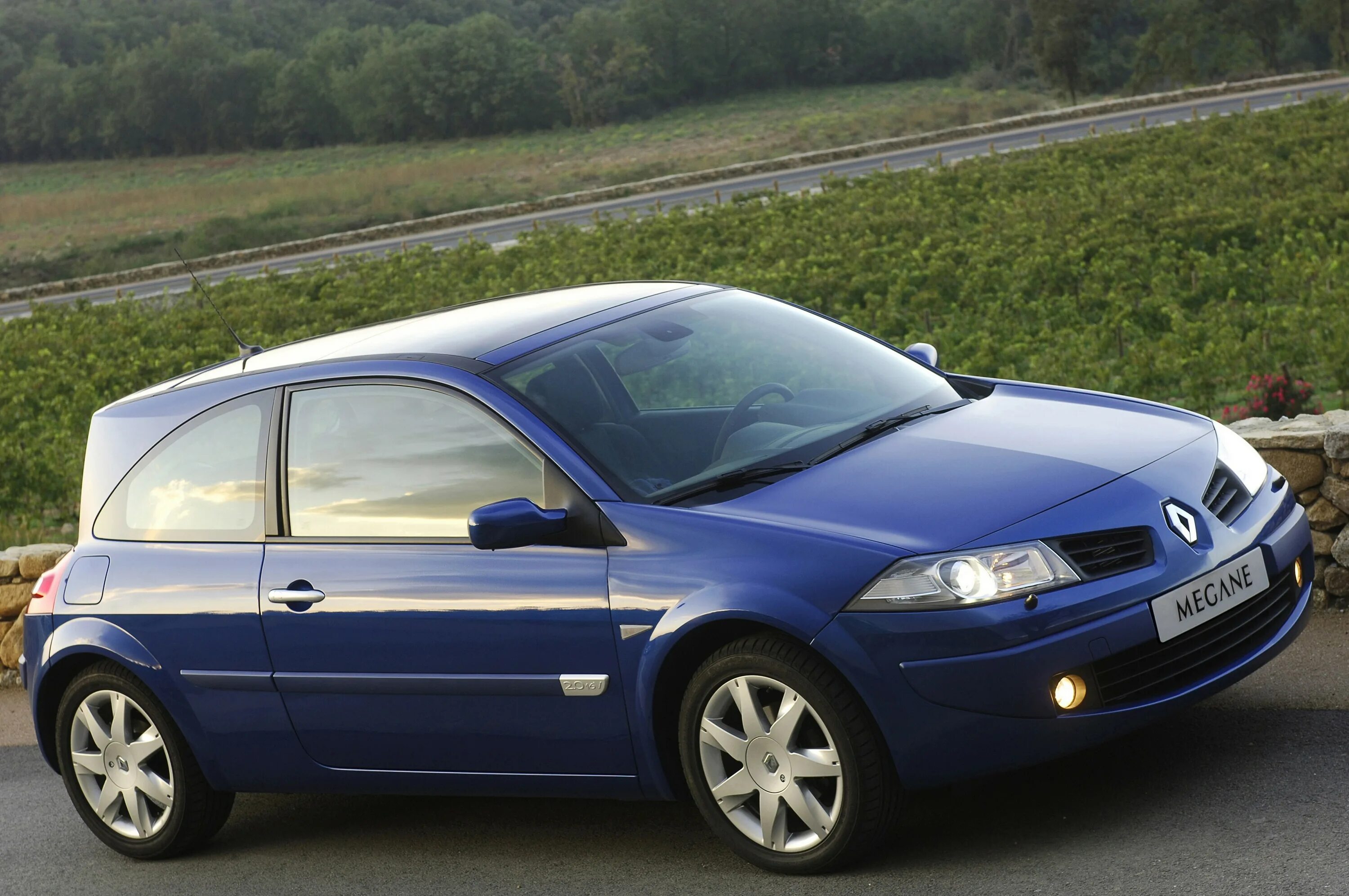 Рено меган поколения фото Renault Megane 2 поколение рестайлинг (2006 - 2008) Хэтчбек 3 дв - технические х