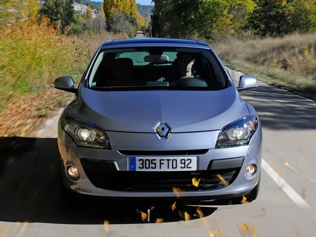 Рено меган поколения фото Renault Megane 2008, 2009, 2010, 2011, 2012, хэтчбек 5 дв., 3 поколение техничес