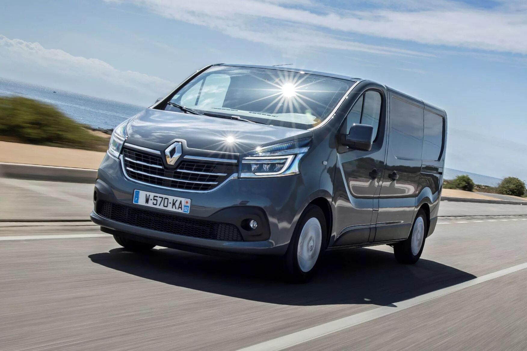 Рено минивэны все модели фото и цены Renault Trafic van review (2023)