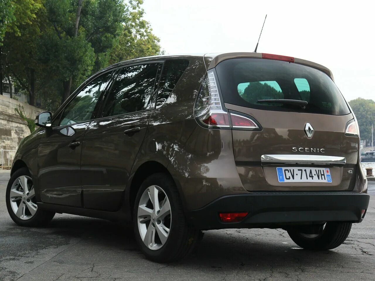 Рено пикассо фото Renault Scenic 3 поколение 2 рестайлинг, компактвэн - технические характеристики