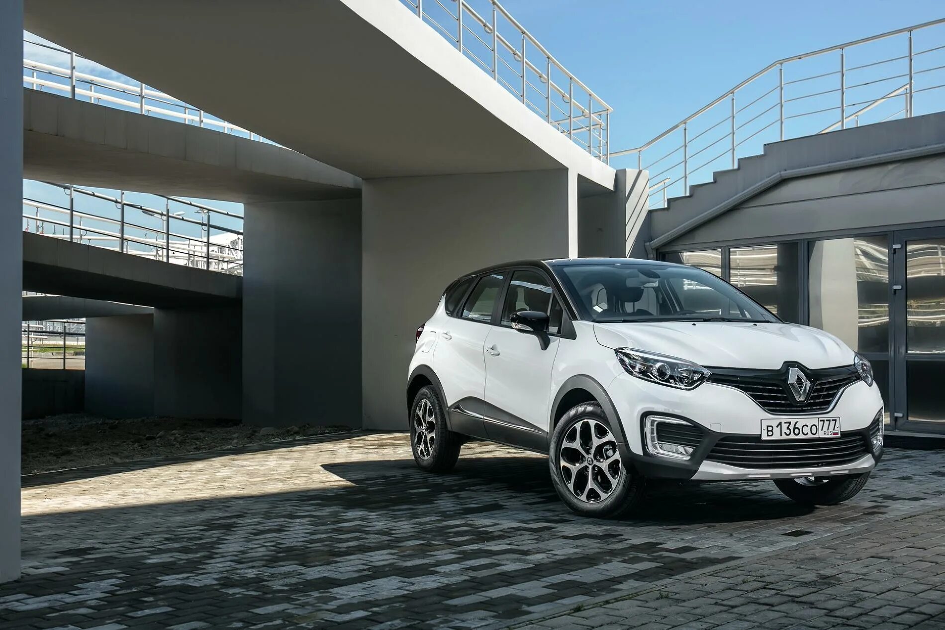 Рено полный привод фото Renault Kaptur уже в России