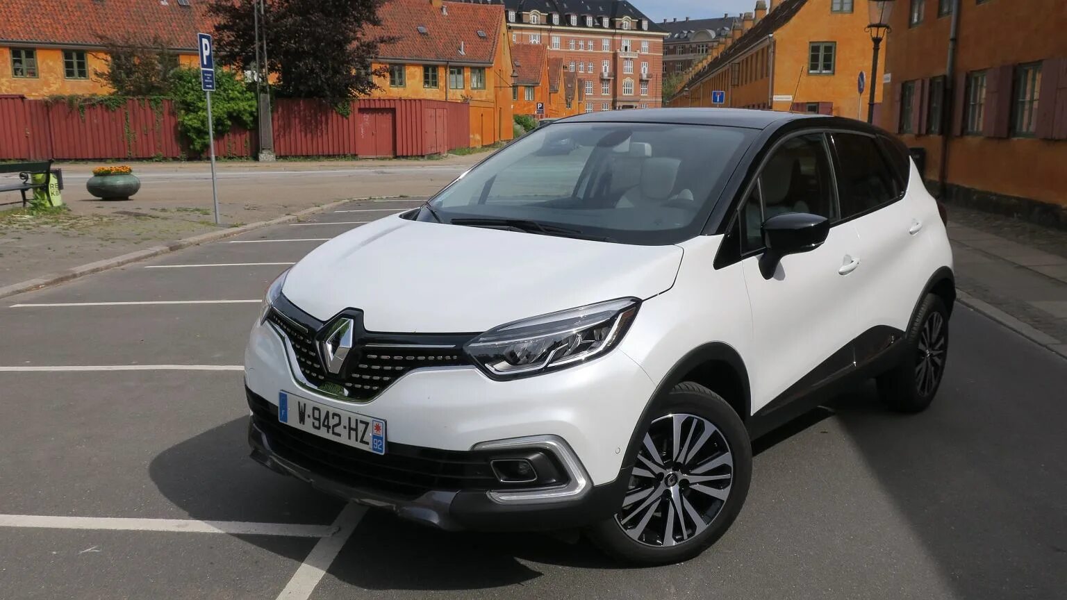 Рено с черной крышей фото Фотоподборка черного Renault Captur Авто-мото orion-tennis.ru