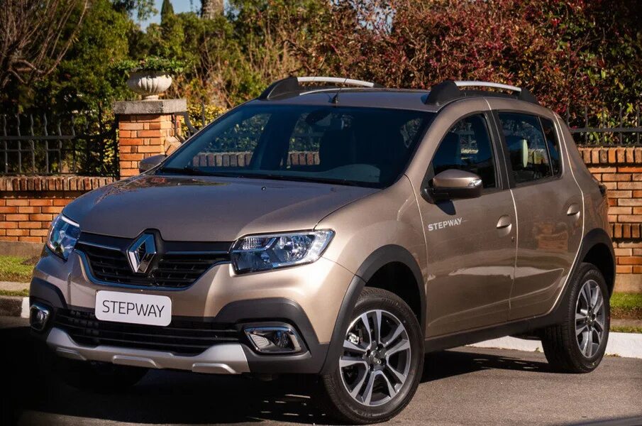 Рено сабвей фото Полная оклейка автомобилей Renault (Рено) SANDERO STEPWAY прозрачной пленкой цен