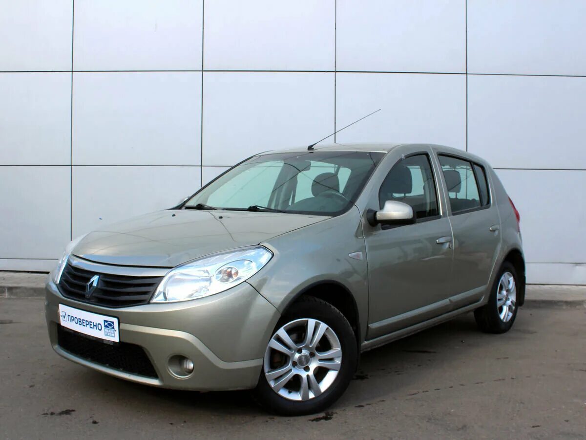 Рено сандеро 1.6 фото Купить б/у Renault Sandero I 1.6 AT (103 л.с.) бензин автомат в Химках: бежевый 