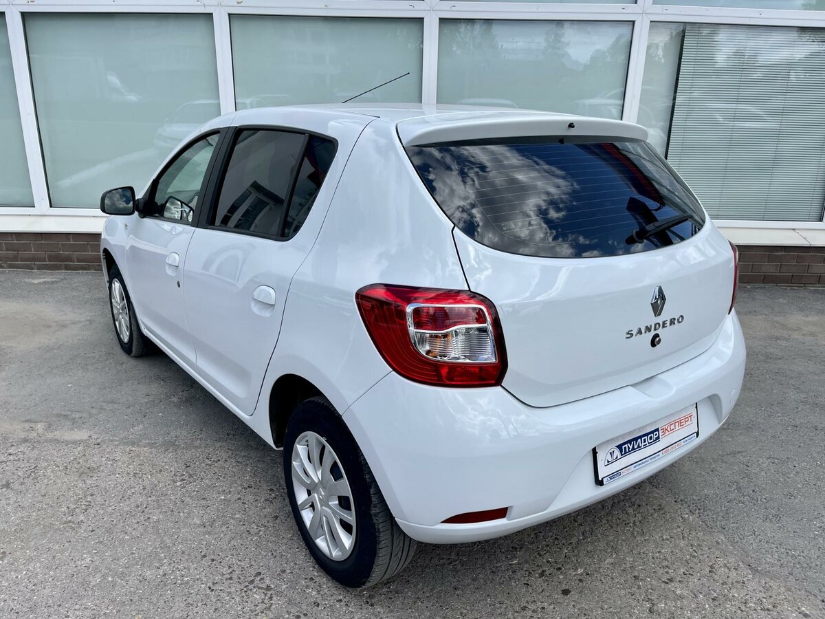 Рено сандеро 2019 фото Купить б/у Renault Sandero II Рестайлинг 1.6 MT (113 л.с.) бензин механика в Чеб