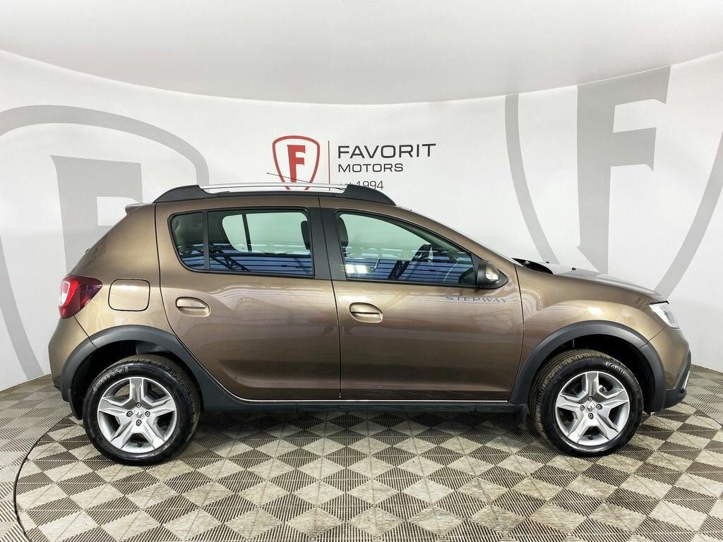 Рено сандеро 2024 фото Купить б/у Renault Sandero II Рестайлинг Stepway 1.6 CVT (113 л.с.) бензин вариа